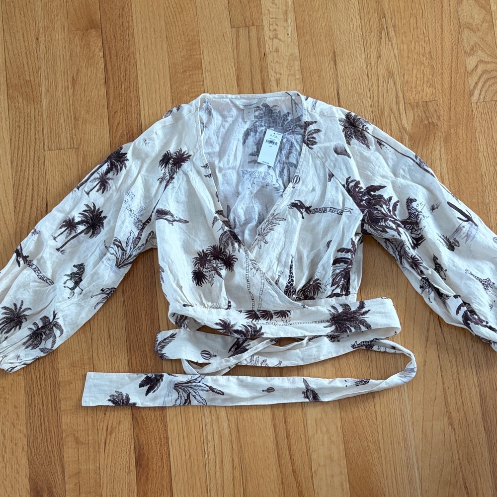 Banana Republic Cream and Brown safari wrap Print Blouse